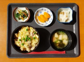 親子丼には山椒⁉️七味⁉️